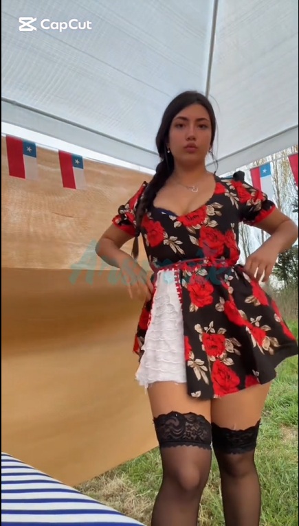 JADE REYES – RICOS SENTONES EN LA VERGA DE MI PATRON