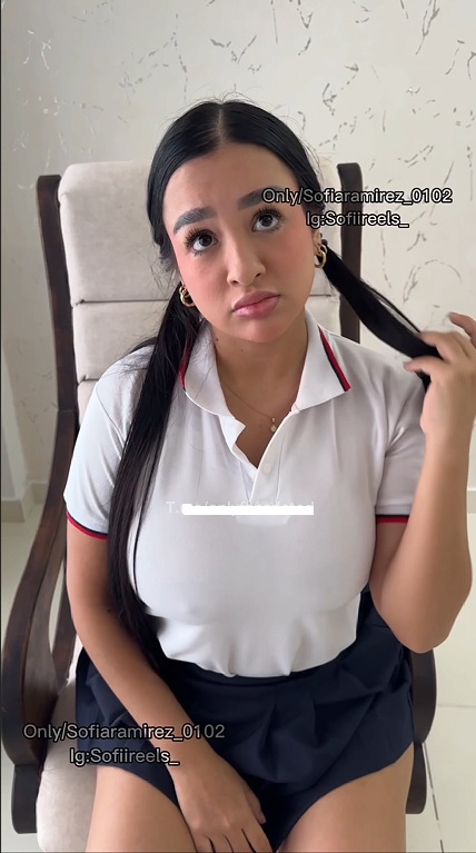 SOPHIA RAMIREZ_01, COLEGIALA COLOMBIANA PIDE VERGA